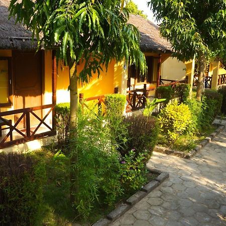 Mr. B'S Place Bardiya Zewnętrze zdjęcie